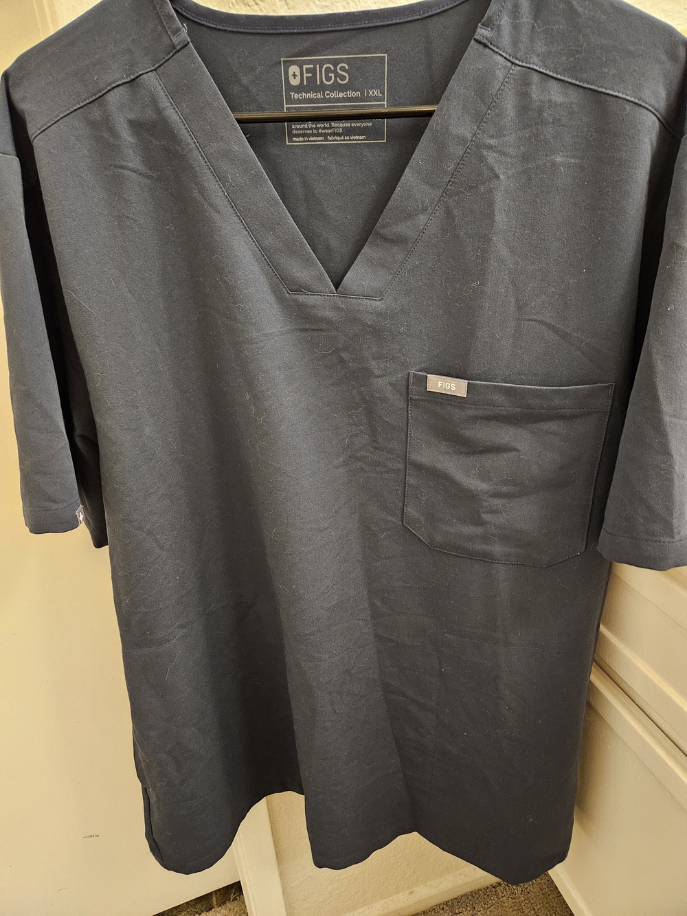 Figs Women's Charcoal V-Neck Scrub Top